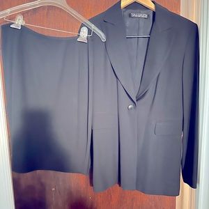 Tahari Suit - Size 6